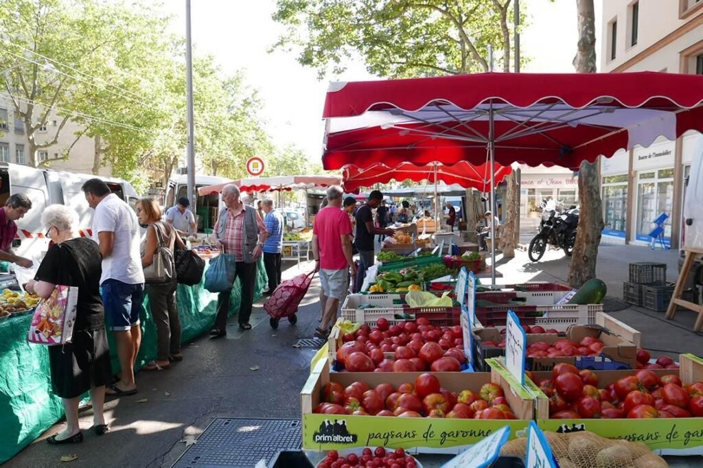 Itinéraires gourmands : les marchés de Lyon à découvrir 2 Marchés de Lyon : marché de la Croix Rousse