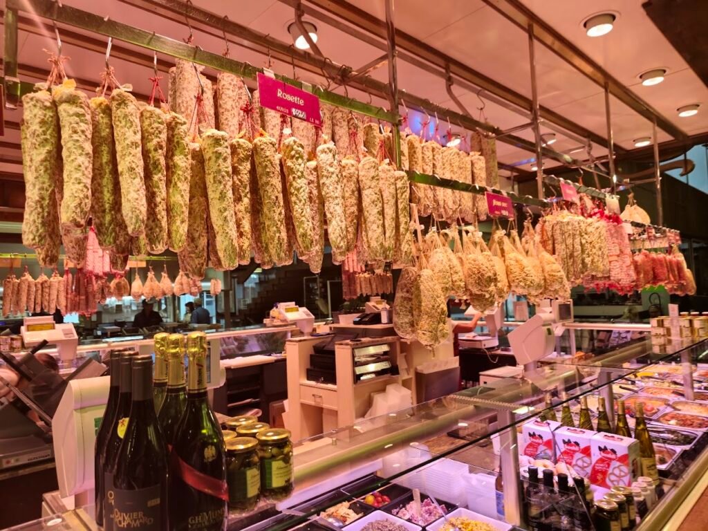 Itinéraires gourmands : les marchés de Lyon à découvrir 3 Marchés de Lyon : Halles Paul Bocuse