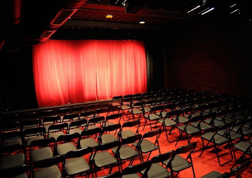 Les 10 meilleurs cafés théâtres à Lyon : votre guide pour une soirée inoubliable 6 Cafés Théâtres à Lyon : le Rideau Rouge