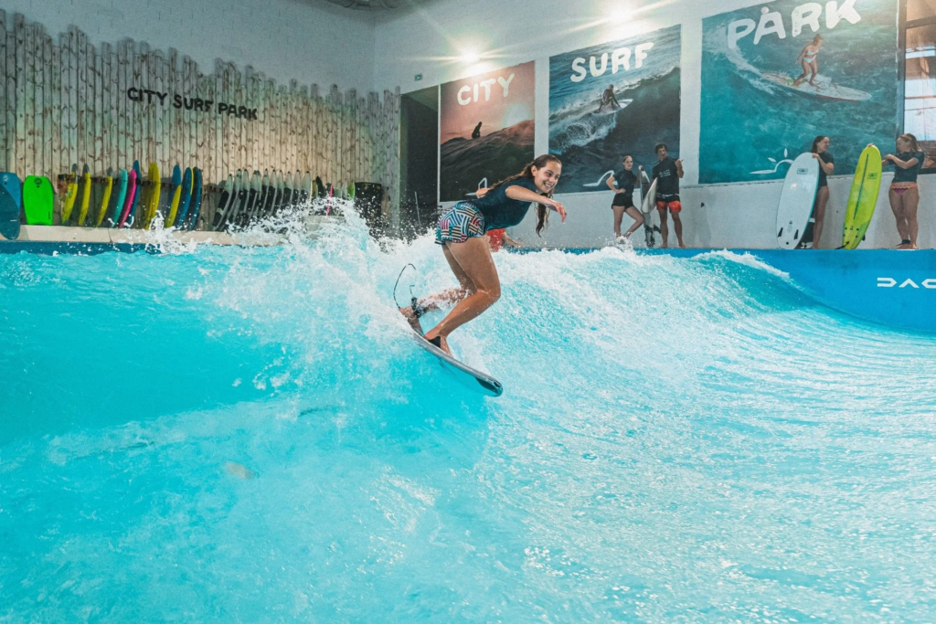 Activité insolite à Lyon : le guide des pépites cachées (Édition 2026) 9 City surf park