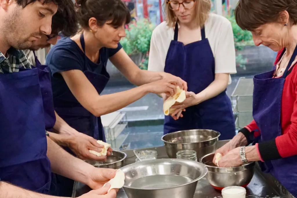 Team building à Lyon : top 15 des activités de cohésion inoubliables 4 La Laiterie : fabrication de fromage à Lyon