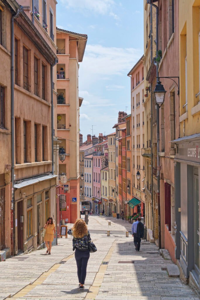 Que faire à Lyon ? Le guide ultime 2026 pour ne rien rater (visites, sorties & secrets) 4 Montée de la Grande Côte : que faire à Lyon