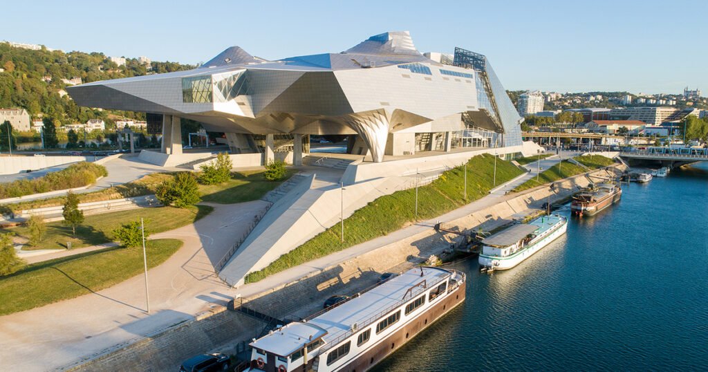 Sorties en famille à Lyon : le guide ultime pour occuper vos gones 3 Sorties culturelles à Lyon : Le Musée des Confluences