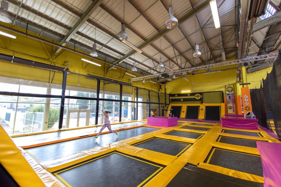 Trampoline park à Lyon : les 5 meilleurs parcs à tester en 2026 (test, prix, âges, anniversaires) 4 Yellow Jump : Trampoline Park à Saint Etienne